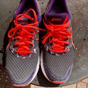 ASICS Gel excite 4 running shoes-like new